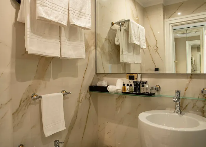 Radisson Collection Morina Hotel, Tirana 3*