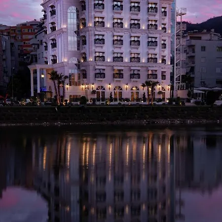 Radisson Collection Morina Hotel, 地拉那