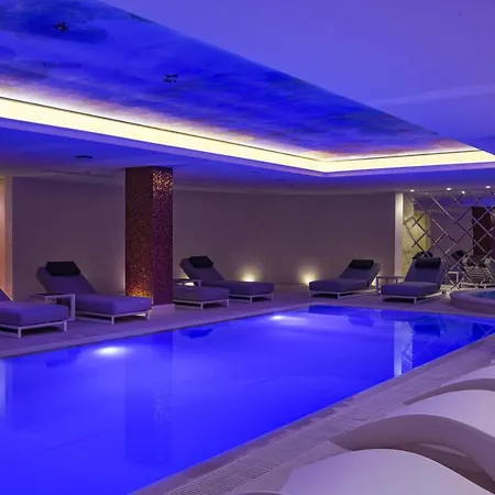 Radisson Collection Morina Hotel, 酒店