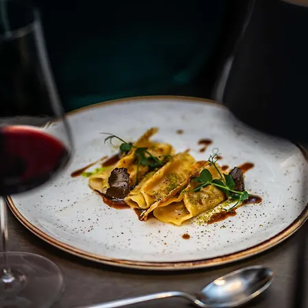 Radisson Collection Morina Hotel, Tirana Selitë e Vogël