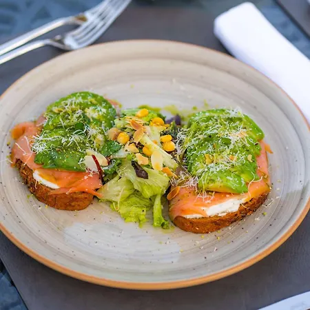 Radisson Collection Morina Hotel, Tirana 4* Selitë e Vogël