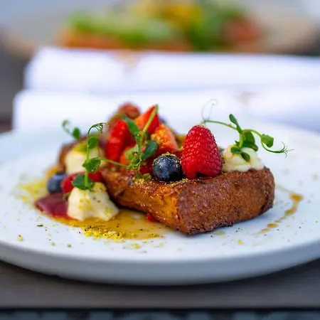 Radisson Collection Morina Hotel, Tirana Hotell 4*