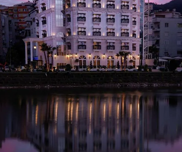 Radisson Collection Morina Hotel, Tirana Selitë e Vogël