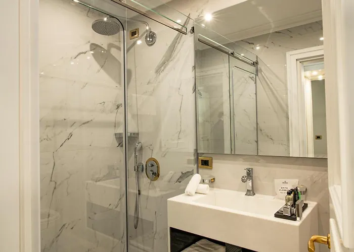 Radisson Collection Morina Hotel, Tirana מלון 3*