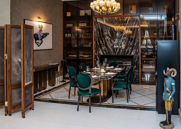 Radisson Collection Morina Hotel, Tirana מלון Selitë e Vogël